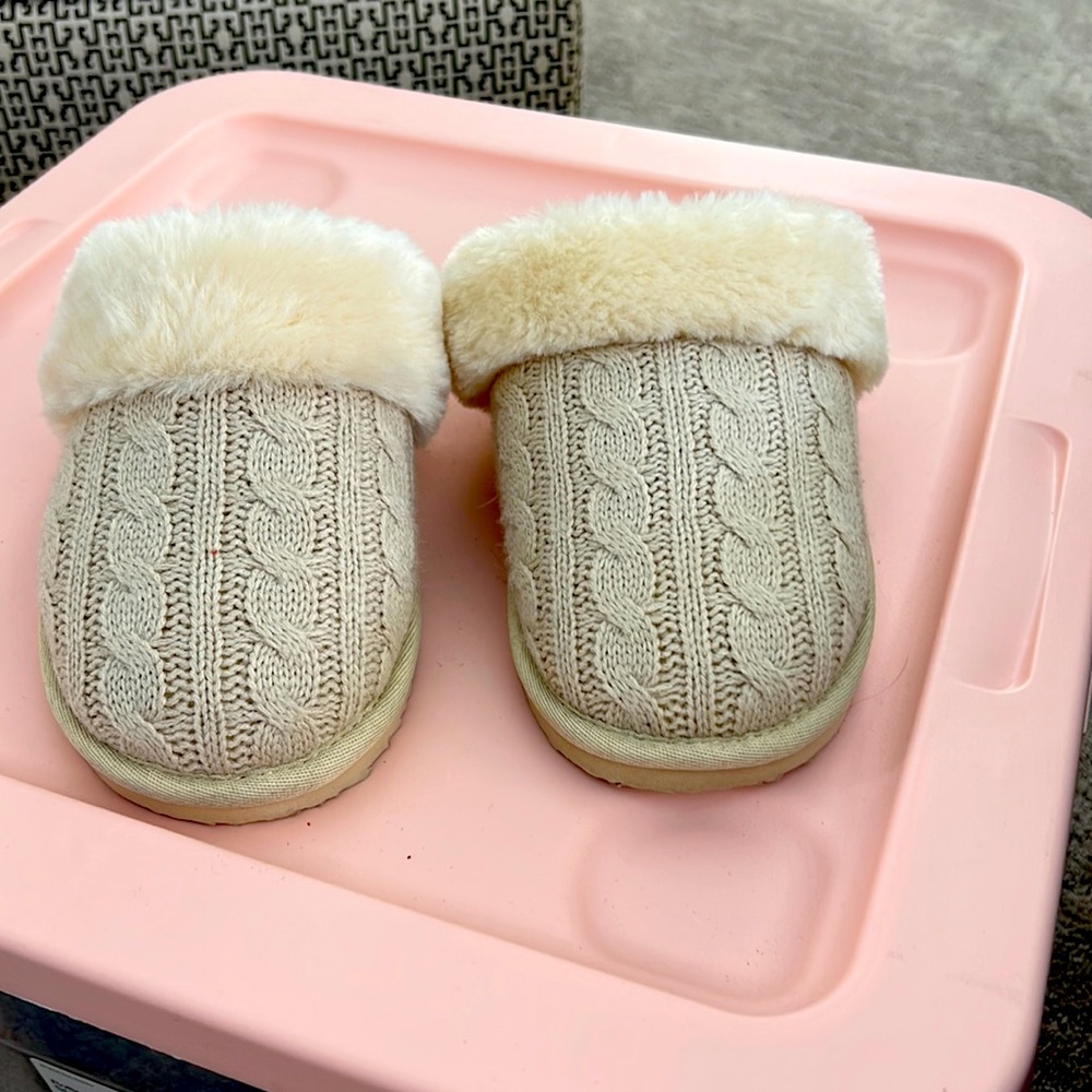 Dream Pairs slippers